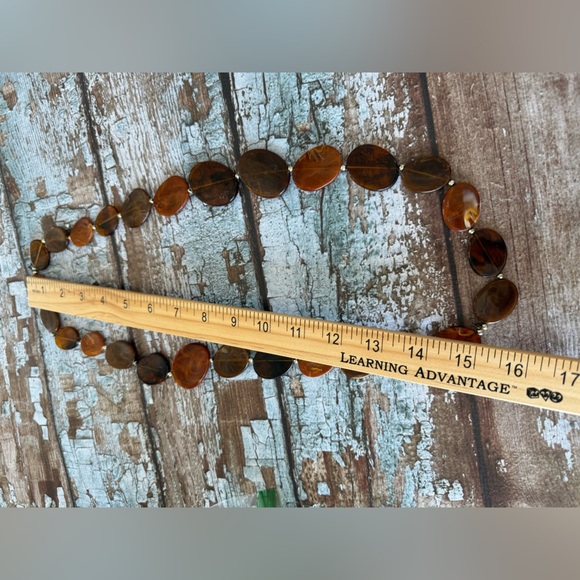 Elegant Brown Beaded Necklace - Picture 4 of 8